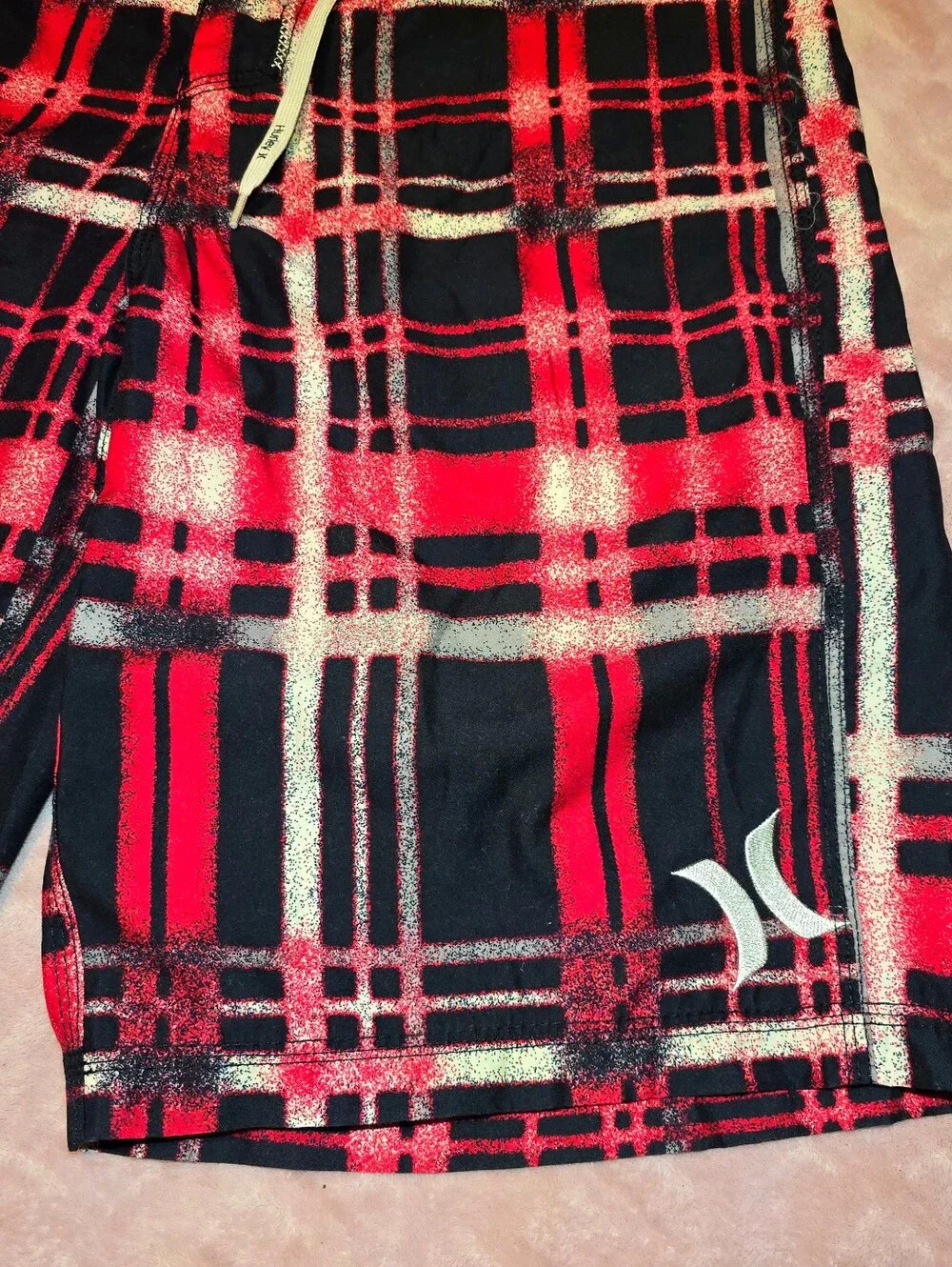 Hurley Plaid Board Shorts Mens Size 32 Red Black & White Y2K Style Trunks
